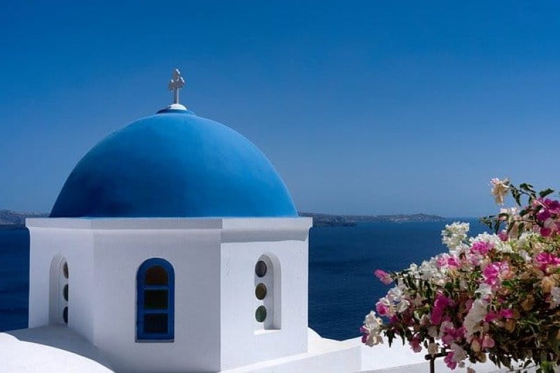 A chapel on Santorini as symbolic image.