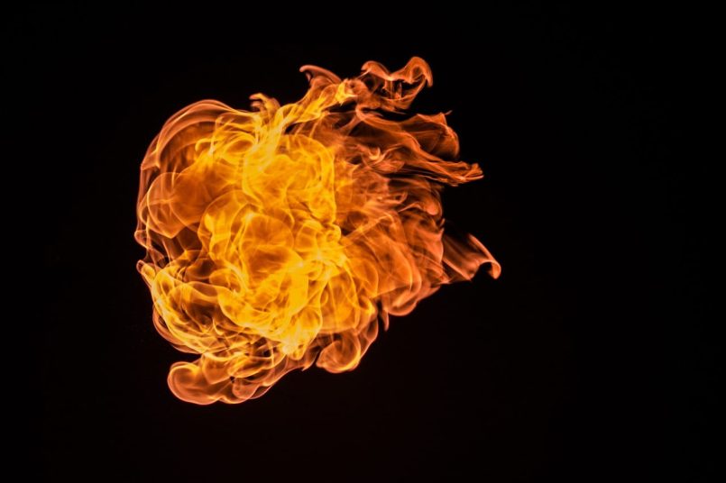 Symbol image: flames in front of a black background.