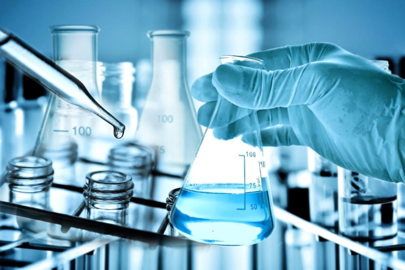 Symbol: Laboratory situation with aqueous liquid in Erlenmeyer flask.