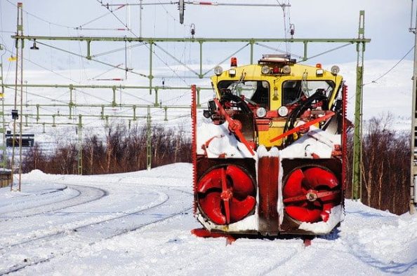 A rail-supported snow thrower as symbolic image.