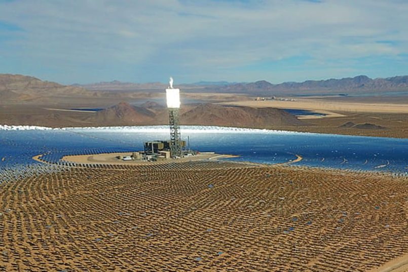 A solar power plant with reflecting mirrors.