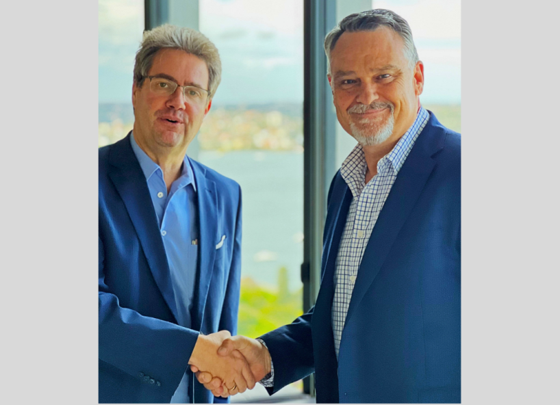 Dr. Ekkehard zur Mühlen (left), Managing Director of MC-Bauchemie, and Blair Edmonds, Managing Director of BCS, after signing the agreement.